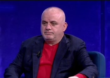 “Vrasja në Mirditë, s’ka kokërr misteri”, Hoxha ngre alarmin: Janë hapur varre që nuk po mbyllen…