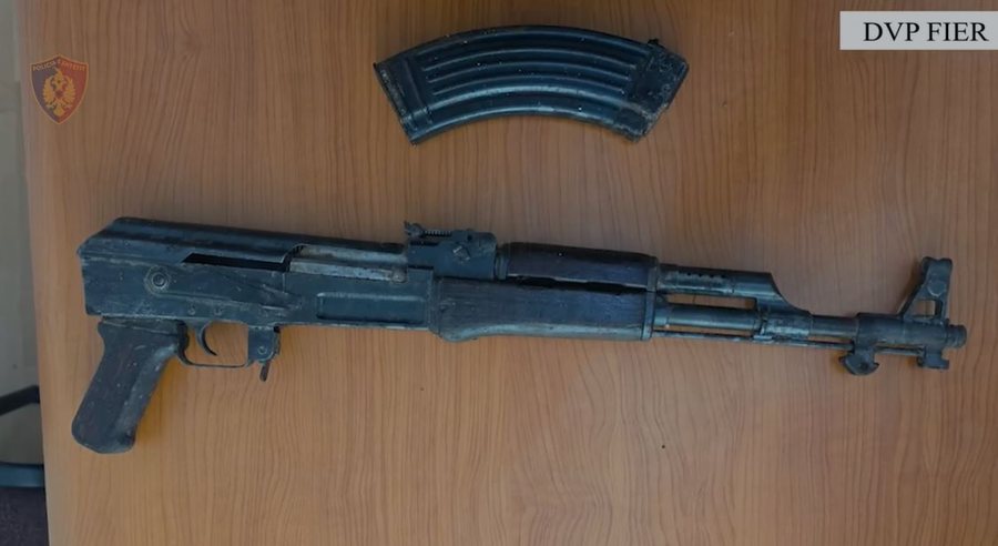 no-guns-5-pranga-66-vjecarit-ne-fier-iu-gjeten-me-arme-zjarri-automatike-ne-banese-dhe-municion