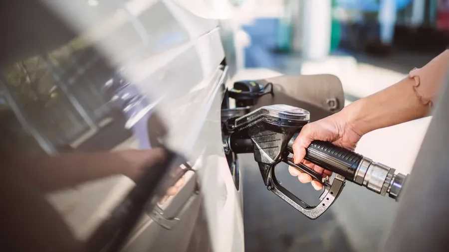 213-leke-per-liter-cmimi-i-naftes-ne-mbreterine-e-bashkuar-arrin-nivelin-me-te-larte-historik