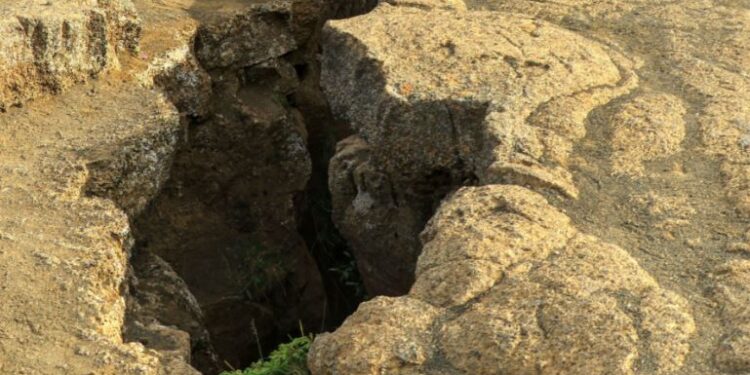 Afrika po ndahet në dy pjesë, shkencëtarët zbulojnë një forcë nga thellësia e Tokës që po e copëton kontinentin -