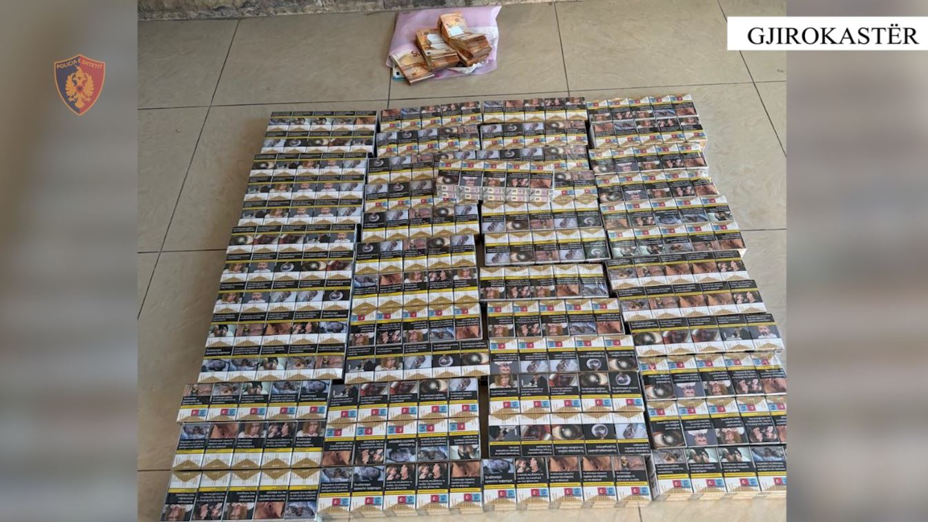 Kontrabandë mallrash nga Greqia  arrestohen 2 persona  Sekuestrohen mbi 22 mijë euro  si dhe veshje e steka cigaresh