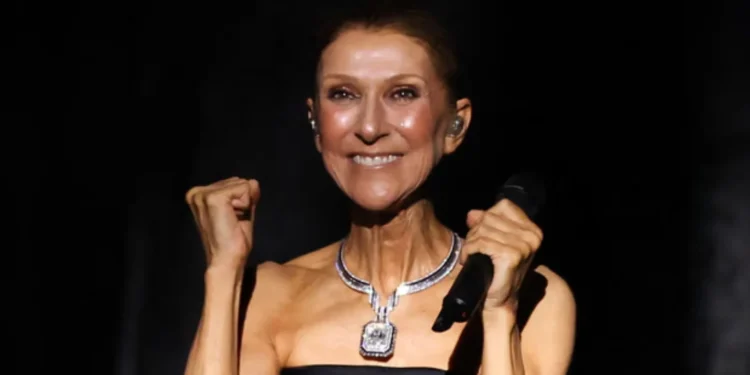 Rikthehet Celine Dion, performon live përballë fansave në Paris pas më shumë se gjashtë vitesh
