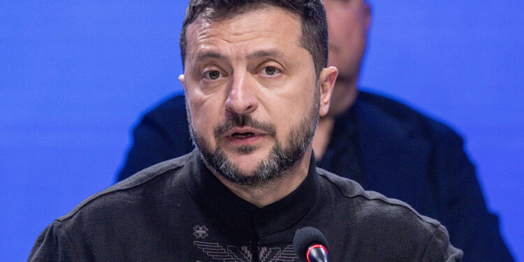 Zelensky: Ukraina e gatshme të respektojë armëpushimin 3-ditor të shpallur nga Putini -