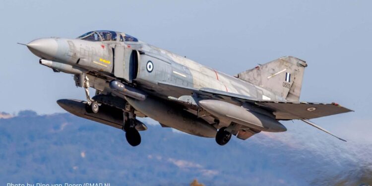 Tragjedi në Greqi, rrëzohet avioni luftarak Phantom, humbin jetën dy pilotë (VIDEO) -