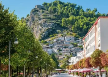 Media spanjolle rekomandon Shqipërinë mes destinacioneve mesdhetare për pushime në shtator