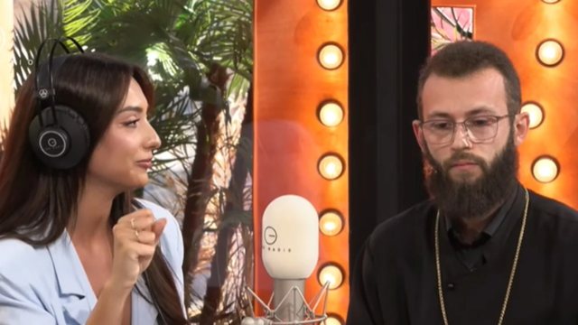 A vazhdon të jetë i vi*gjër? At Nikolla Xhufka tregon si vepron kur përballet me tundimet: Tundim është dhe tani këtu me vajza të bukura