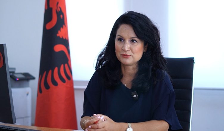  Pas Shkolle   408 institucione në program  Detyra  muzikë  teatër dhe artizanat deri në orën 15 00