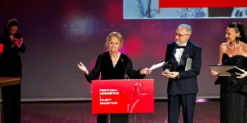 Mes emocioneve dhe polemikave, rikthehet pas 14 vitesh Festivali i Filmit Shqiptar
