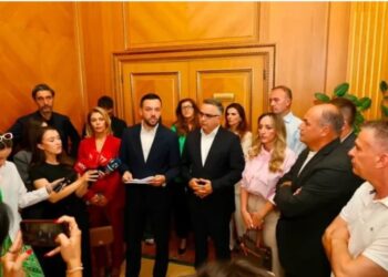 Bojkotojnë votimin e qeverisë/ PDK dhe AAK i thonë “JO” Kurtit