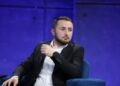 Ushtritë e tastierës përkundrejt interesit Kombëtar