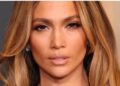 Fotoja që pushtoi rrjetin/ Gruaja e arrestuar për vjedhje si ‘dy pika uji’ me Jennifer Lopez