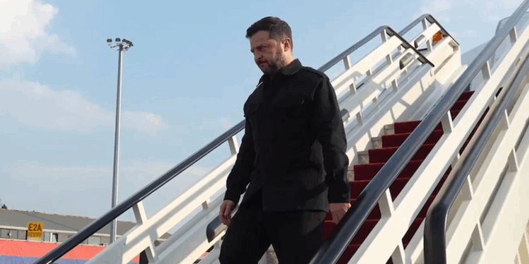Dron pranë avionit të Zelenskyt, kryeministri norvegjez: Pothuajse u godit -