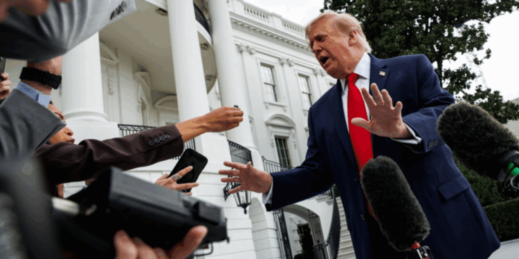 Trump për arrestimet pranë RAF në Britaninë e Madhe: “Zhvillim fantastik”, po planifikonin të shkaktonin dëm të madh (VIDEO) -
