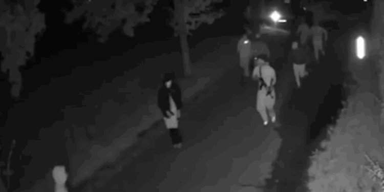 Shkëmbim zjarri në Holandë, një i vdekur dhe dy policë të plagosur, arrestohen 34 persona (VIDEO) -