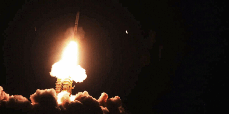 Irani kundërpërgjigjet ndaj SHBA-së, nis sulme me raketa dhe dronë në Lindjen e Mesme -