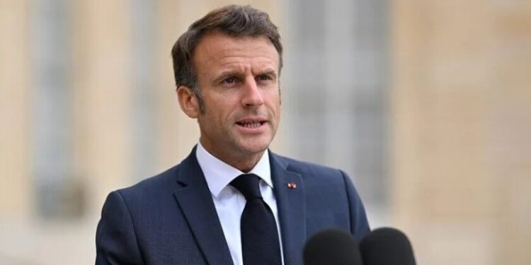 Macron i kërkon Evropës të mbrojë industrinë, paralajmëron për varësi në rritje nga Kina -