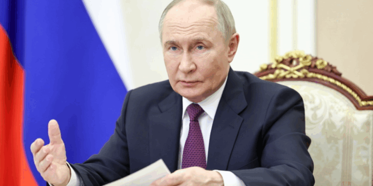 Putin urdhëron armëpushim 3-ditor në Kiev, pritet takimi me delegacionin amerikan -