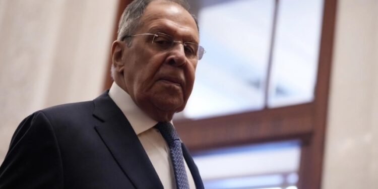 Moska refuzon armëpushimin, Lavrov: Rusia nuk do t’i ndalë luftimet -