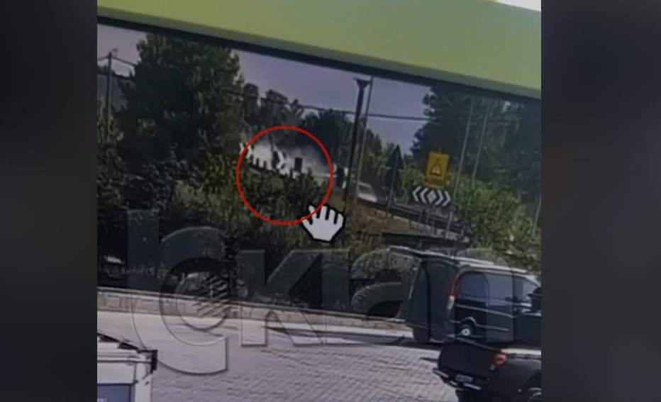 Video tronditëse  Ky është momenti i aksidentit ku humbi jetën gazetari 26 vjeçar Xhejson Zogu