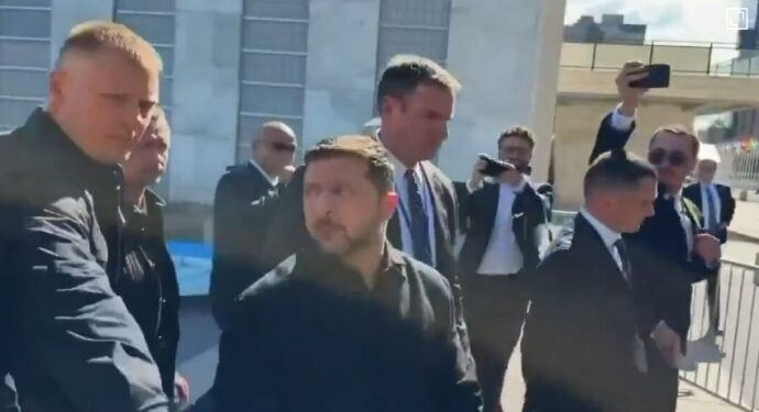 Zelensky u përgjigjet ashpër gazetarëve rusë në New York: Në Moskë do të shkoj vetëm me një raketë (VIDEO) -