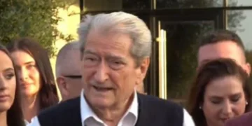 Berisha kthehet nga SHBA, flet për takimin me diasporën: I gjeta më të fortë, u ktheva 35 vite pas