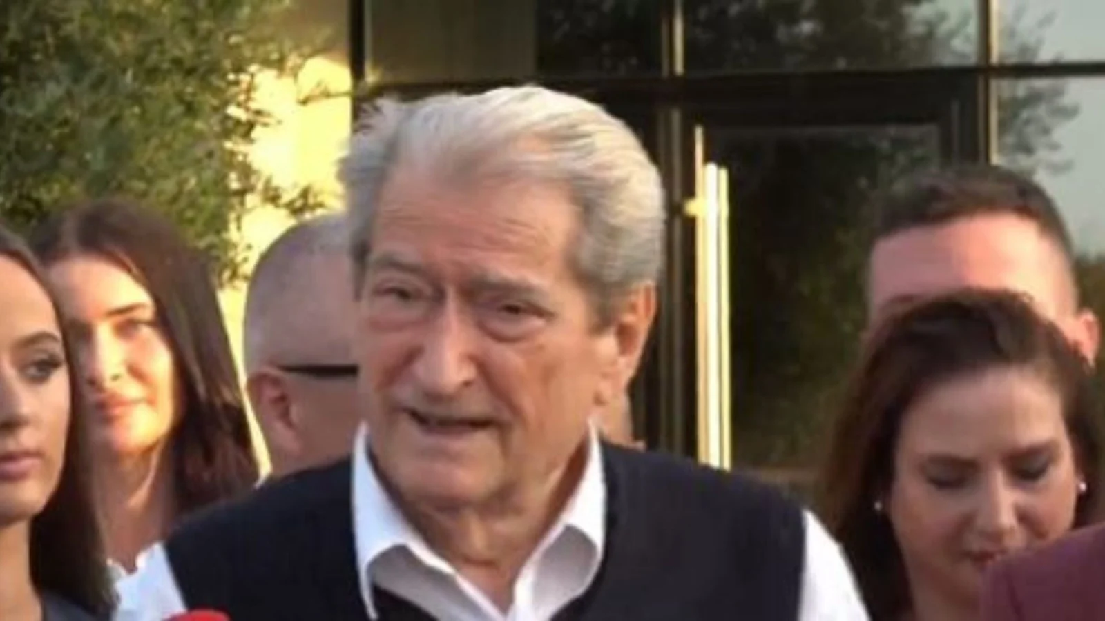 Berisha kthehet nga SHBA  flet për takimin me diasporën  I gjeta më të fortë  u ktheva 35 vite pas