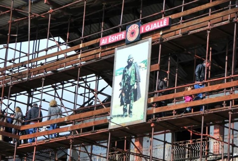 Sulmi ndaj familjes Jashari në Prekaz  Prokuroria Speciale e Kosovës merr nën akuzë 35 persona të dyshuar 