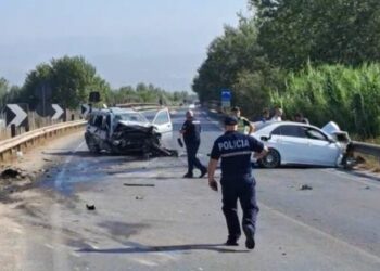 Aksident i rëndë afër Rinasit, dy shoferë të plagosur nga përplasja e makinave! Dërgohen te Trauma, shkak dyshohet parakalimi i gabuar
