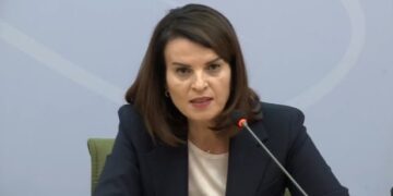 “Anarki e mendjeve të tyre të boshatisura!”- Alarmi për bombë në shkollën “Edith Durham”, reagon zv/kryeministrja Koçiu: Çmenduri e mirëfilltë kriminale