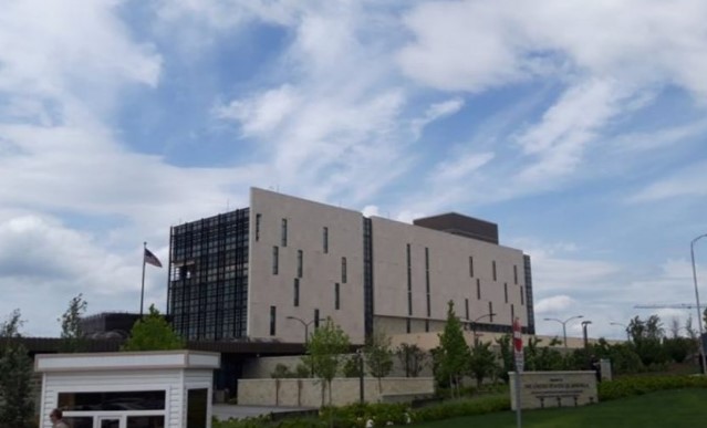 Ambasada Amerikane në Prishtinë  Presim bashkëpunim me Qeverinë dhe Kuvendin e Kosovës 