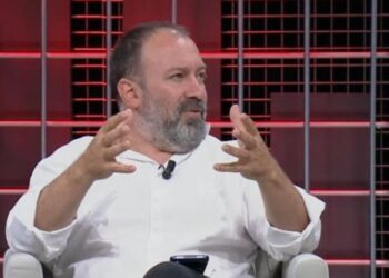 “Reformë për qytetarët dhe jo për ofiqarët”- Mazniku shpjegon “Territorialen”: Shumë bashki nuk kryejnë dot funksionet! Do e vendosë Kuvendi