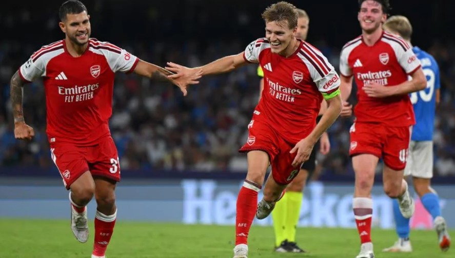 Champions League  Arsenal e nis aty ku e la  fiton ndaj Napolit në stadiumin  Maradona  me golin e Odegaard në fund  VIDEO 
