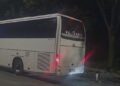 Shpërthen dhuna pas ndeshjes, tifozët e Vllaznisë godasin autobusin e ekipit të Teutës dhe i thyejnë xhamat!