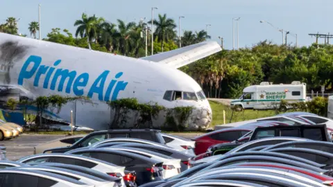 Rrëzohet avioni i Amazon Air në Miami  humbin jetën 5 persona  plagosen 5 të tjerë
