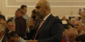 “Gozhdën e fundit në arkivolin e Ramës”, militanti i Berishës në SHBA ndjek retorikën e kryedemokratit (VIDEO)