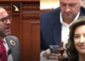 “Gazo shiko hallin tënd, u martove apo jo?!”- Zegjineja debat me Bardhin pas mesnate në Kuvend! Deputeti: A t’u martua daja ty? Çaushi: Ha qofte, pi xhin dhe..