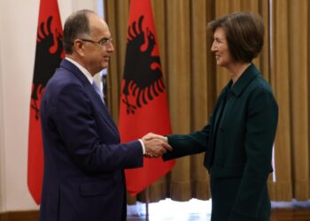 “Diaspora shqiptare, urë lidhëse mes dy popujve”- Begaj pret ambasadoren e re të Zvicrës: Forcim i marrëdhënieve dhe rritje e investimeve!