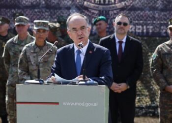 Begaj ndjek stërvitjen ushtarake “Mburoja e Arbrit 2026”: Aktorët keqdashës mund të cenojnë paqen në rajon, duhet të jemi të përgatitur!