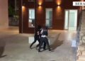 Shisnin drogë pranë shkollave, “Perimetri” prangos 2 të rinj persona në Berat! Sekuestrohen mbi 4 kg kanabis dhe…