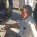 Aksident i frikshëm te “Ura e Varur” në Berat, furgoni përplas çiftin e moshuar në trotuar! Shoferi dëshmon se iu bllokuan timoni e frenat (VIDEO)