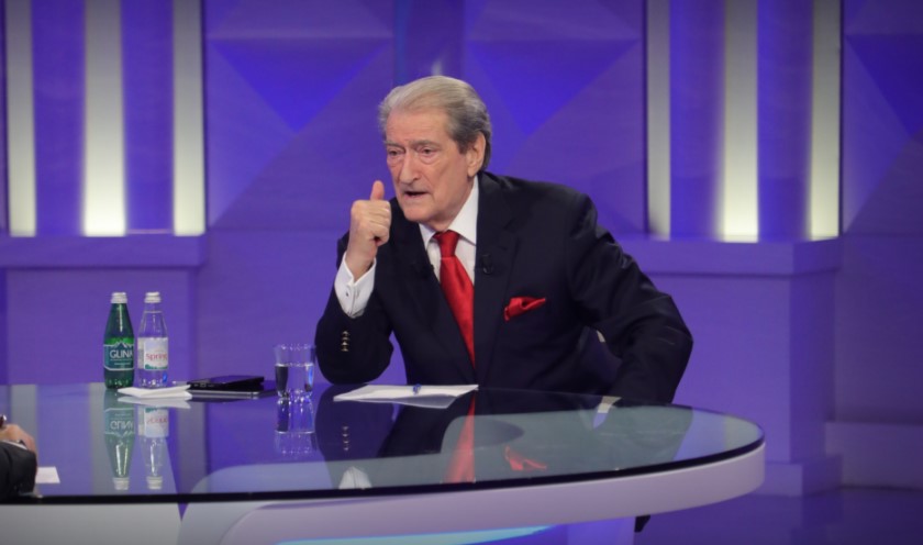 Berisha pyetet nëse do të tërhiqet nga politika  ja si përgjigjet kreu i PD  Po pse   I ka Zoti ca gjëra në dorë dhe   VIDEO 