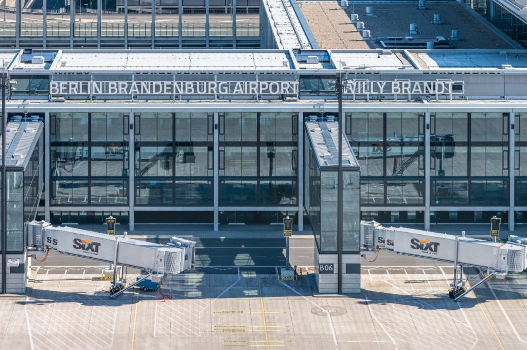 Evakuohet Terminali 1 në aeroportin e Berlinit  alarm për substancë toksike në valixhe