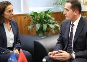 Ambasadorja e BE takim në zyrën e Klodian Brahos, zbulohet tematika e bisedës me kreun e SPAK: Lufta kundër krimit të organizuar, korrupsionit dhe…
