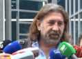 “Gjyqtarët i lejojnë, kurse ne jo”- Refuzoi të dorëzonte telefonin para se të hynte në sallën e GJKKO, avokati gjobitet me 50 mijë lekë! (REAGIMI)
