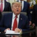 Trump ndalon CNN dhe Politico në Shtëpinë e Bardhë, mediat e çojnë presidentin në gjykatë -