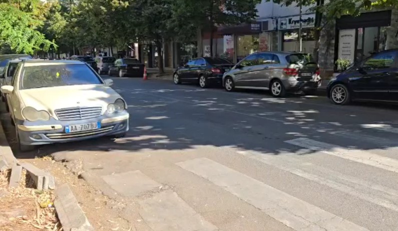 Që nga 5 tetori  parkim me pagesë në Durrës  Ja sa do të paguajnë qytetarët dhe çfarë përfitojnë rezidentët