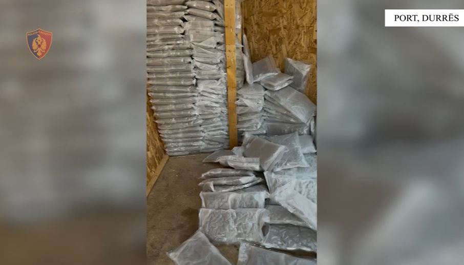 107 kg kanabis  Gelato  nga Kanadaja kapen në Portin e Durrësit  droga 1 2 mln euro ishte fshehur në kamper