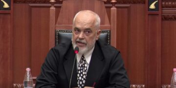 “Nuk keni lënë plehrë pa e kthyer në hero!”- Rama-Opozitës: Sa më shumë t’i merrni për budallenj, aq më shumë do e merrni ballit nga shqiptarët në zgjedhje!