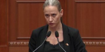 Debatet në Kuvend, Ismaili i kthehet opozitës: Ne luftojmë për pavarësinë e drejtësisë, ju luftoni drejtësinë!