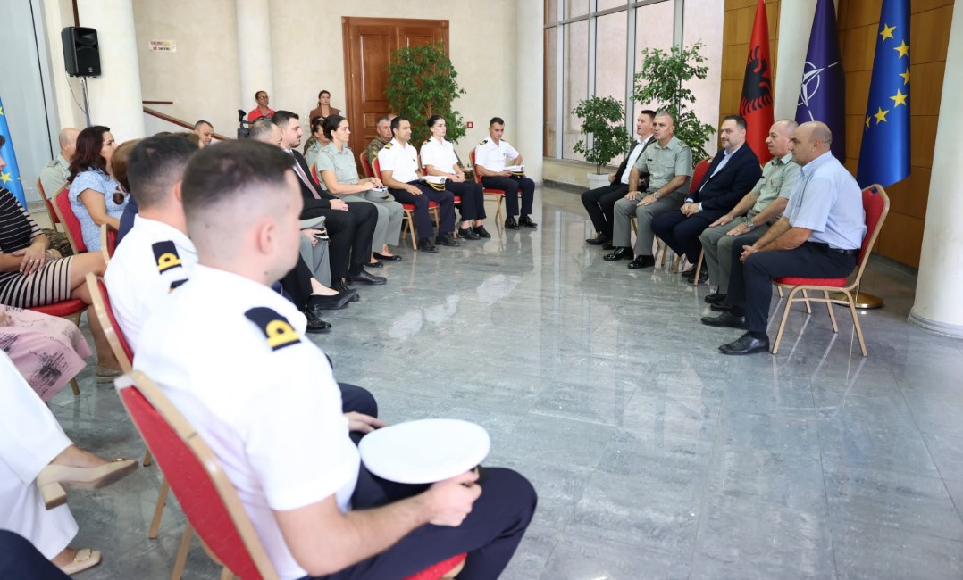  Rrit bashkëpunimin e FA ve me NATO n   26 efektivë nisin kursin 3 mujor profesional tekniko ushtarak  Nufi  Komponent i rëndësishëm 